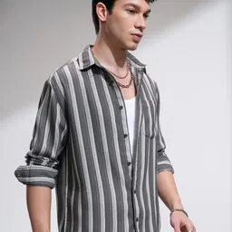 HIGHLANDER Men Relaxed Fit Spread Collar Vertical Striped Casual Shirt image 5
