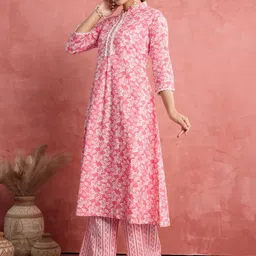 KALINI Women Printed Regular Patchwork image 4