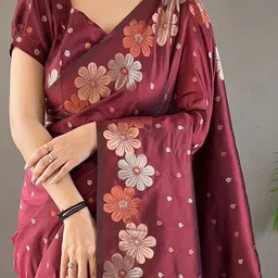 CANIZZARO Floral Silk Blend Handloom Banarasi Saree image 3