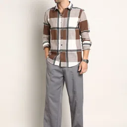 Campus Sutra Men Comfort Opaque Checked Casual Shirt image 4