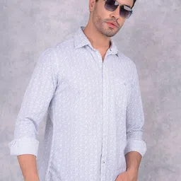 Crimsoune Club Men Smart Spread Collar Checked Cotton Slim Fit Casual Shirt-picture-35