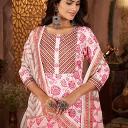 SHINEBIN Women Floral Printed Regular Kurta with Trousers & With Dupatta image 5