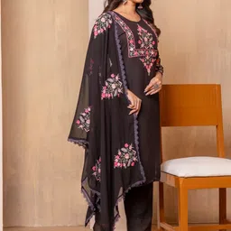 ZAIERRA Women Floral Embroidered Regular Thread Work Kurta with Trousers & With Dupatta image 2