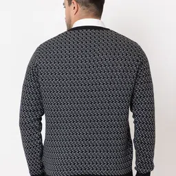 BeriBlu Men Checked Printed Pullover image 4