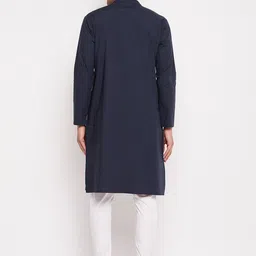 Hypernation Men Navy Blue Thread Work Kurta image 3