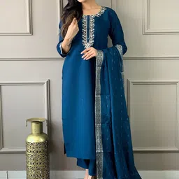 Storebrite Women Ethnic Motifs Embroidered Regular Thread Work Chanderi Silk Kurta with Trousers & With image 5