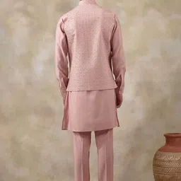 Satwaa Men Floral Embroidered Thread Work Kurta with Trousers image 5