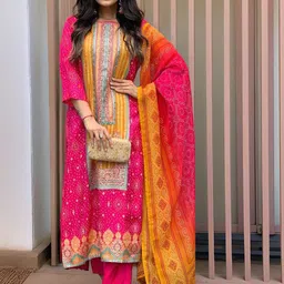 DIVASTRI Women Floral Printed Regular Kurta with Trousers & With Dupatta-picture-19