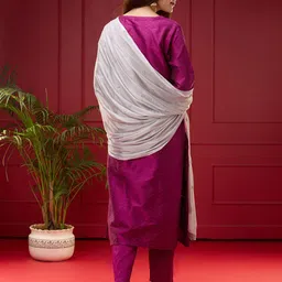 Dupatta Bazaar Floral Embroidered Chinnon Dupatta image 5