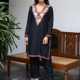 Kashmir Box Kashmiri Aari Embroidered V-Neck Co-Ord Set-image-14
