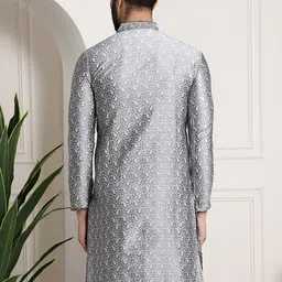 SOJANYA Men Grey Embroidered Straight Kurta image 3