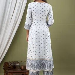 SP DESIGNS Women Floral Printed Kurta with Palazzos & With Dupatta image 4