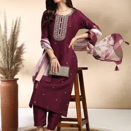 MOKOSH Floral Embroidered Straight Kurta With Trousers And Dupatta image 2