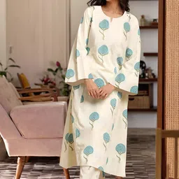 DIVASTRI Women Floral Printed Kurta with Trousers-image-88
