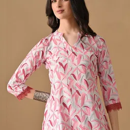 VIBE VISION Women Floral Printed Regular Kurta with Trousers & With Dupatta image 2