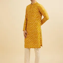 Manyavar Leheriya Printed Sequinned Mandarin Collar Straight Kurta With Trousers image 3