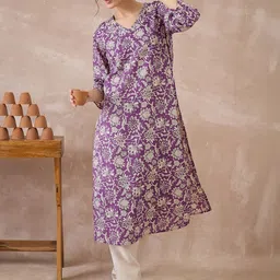 Indo Era Women Floral Printed Sequinned Floral Kurta-picture-28