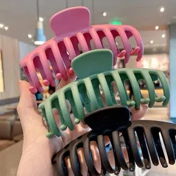 GLOSSY Women Set of 3 Claw Clip image 2