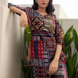 Maheshwar Printed V-Neck Tunic & Palazzos Co-Ords image 3