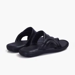 Auserio Round Toe Textured Sandals image 5