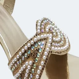 MONAQI Women Block Open ToeSandalsWith Ethnic Embellished image 3