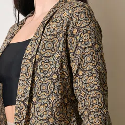 KALINI Women Printed Cotton Open Front Shrug image 3