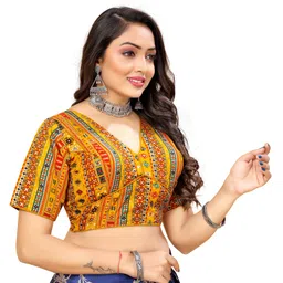 HERE&NOW Printed V Neck Saree Blouse image 4