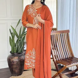 ATOXIC Women Floral Embroidered Regular Thread Work Kurta with Trousers & With Dupatta image 3