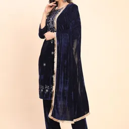 DIVASTRI Women Ethnic Motifs Embroidered Regular Thread Work Velvet Kurta with Trousers & With Dupatta image 3