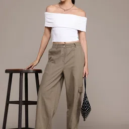 roadster Women Regular Fit Brown Cotton Blend Trousers image 5