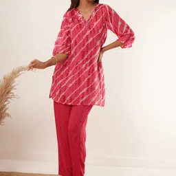 ZNKL Leheriya Printed Organza Mirror Work V-Neck Straight Kurta With Trousers image 1