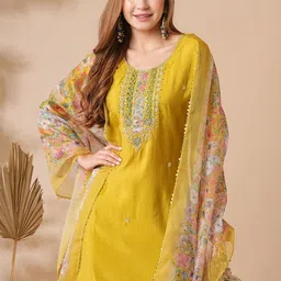 BESUCHER Floral Embroidered Chanderi Cotton Straight Kurta With Trouser & Dupatta image 3