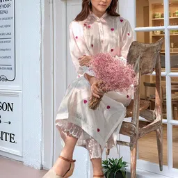 Aaghnya Women Viscose Rayon Embroidered Kurta Sets image 3