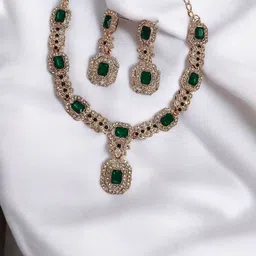 Women Click Stone-Studded Jewellery Set-picture-40