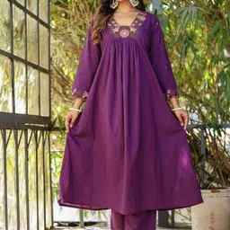 FAST FASHIONS Women Floral Embroidered Kurta with Trousers & With Dupatta image 5