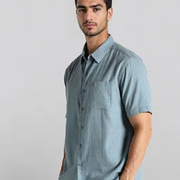 Crocodile Men Relaxed Fit Textured Spread Collar Pure Cotton Casual Shirt image 2