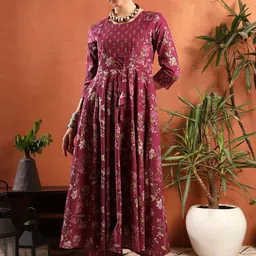 KIRNYA Women Floral Printed Panelled Pure Cotton Kurta with Palazzos-image-22
