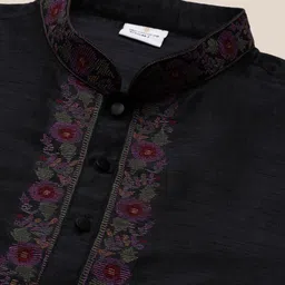 TheEthnic.Co Mandarin Collar Thread Work Kurta image 5