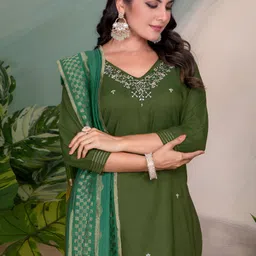 Pantos Women Ethnic Motifs Embroidered Kurta with Trousers & Dupatta image 3