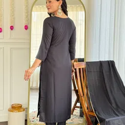 HERE&NOW Women Floral Embroidered Regular Thread Work Kurta with Trousers & With Dupatta image 5