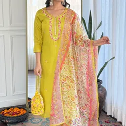 Happy Design Women Ethnic Motifs Embroidered Kurta with Trousers & Dupatta image 5