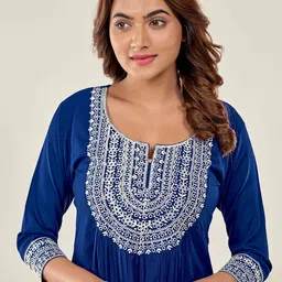 Glomee Yoke Embroidered A-Line Flared Kurta image 5