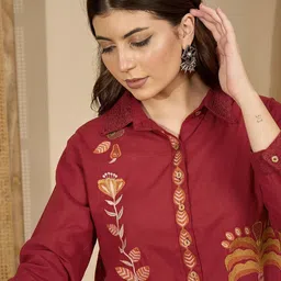 SANISA Women Ethnic Motifs Embroidered Regular Thread Work Kurta with Trousers image 4