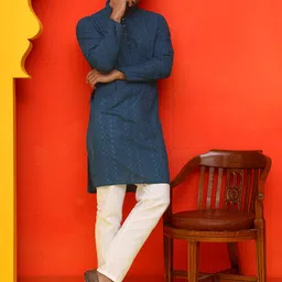 Jompers Men Embroidered Regular Chikankari Pure Cotton Kurta with Churidar image 3