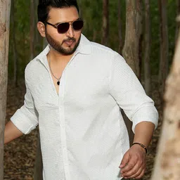 Instafab Plus Men Comfort Opaque Casual Shirt image 4