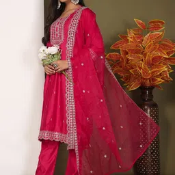DIVASTRI Women Ethnic Motifs Embroidered Regular Thread Work Pure Silk Kurta with Trousers & With Dupatta image 4