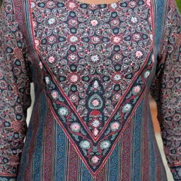 VASVI Ethnic Motifs Printed Round Neck Beads & Stones Kurta With Trousers & Dupatta image 5