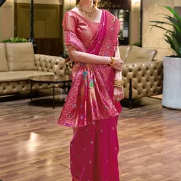 Mitera Ethnic Motifs Zari Silk Blend Handloom Paithani Saree image 4