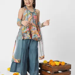 Nauti Nati Girls Paisley Printed Tiered Gotta Patti A-Line Kurti with Sharara & Dupatta-picture-14