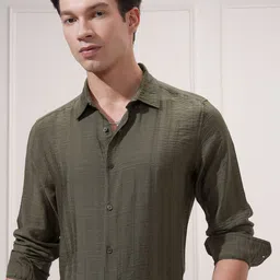 HIGHLANDER Men Comfort Slim Fit Opaque Checked Casual Shirt-picture-32